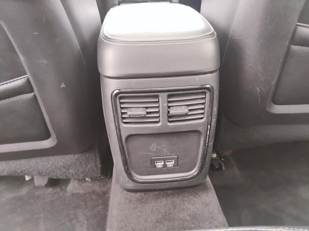 2018 Chrysler 300 in Antigonish, Nova Scotia - 49 - w1024h768px
