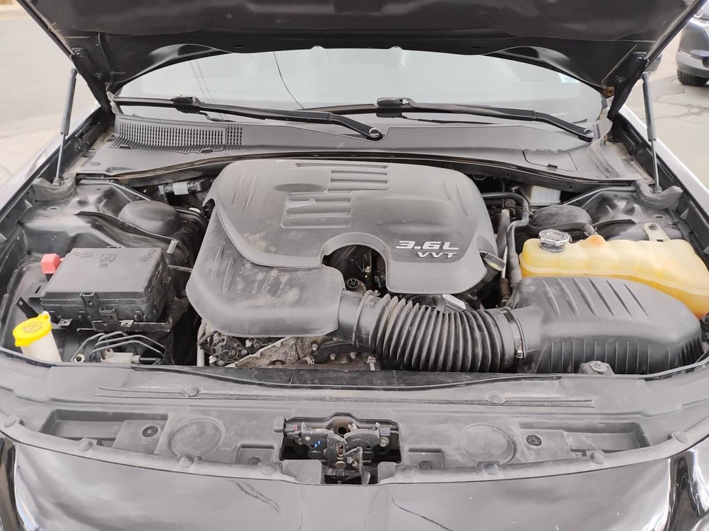 2018 Chrysler 300 in Antigonish, Nova Scotia - 12 - w1024h768px