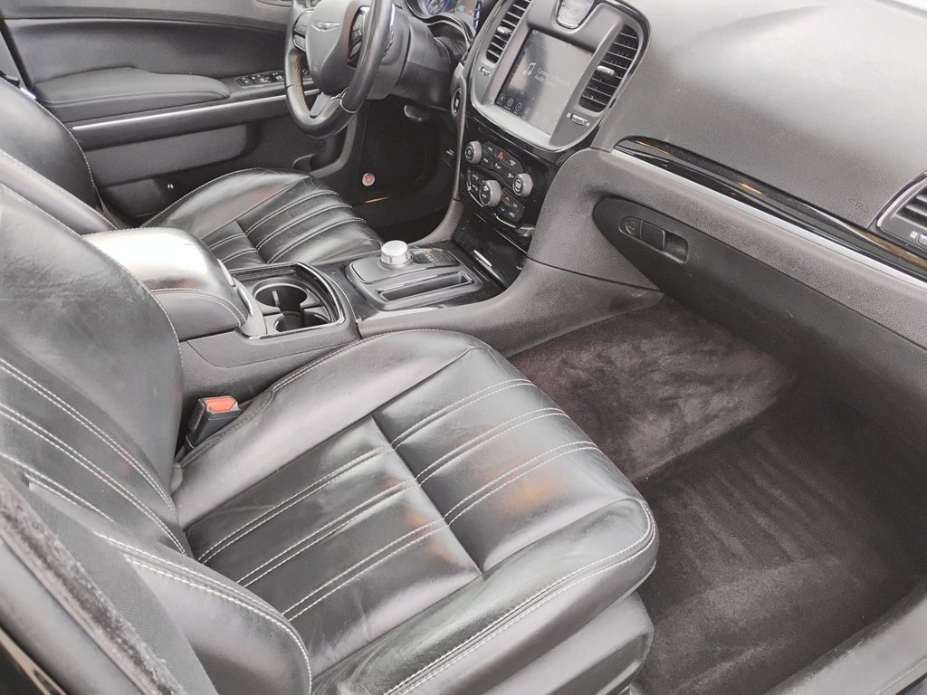 2018 Chrysler 300 in Antigonish, Nova Scotia - 14 - w1024h768px