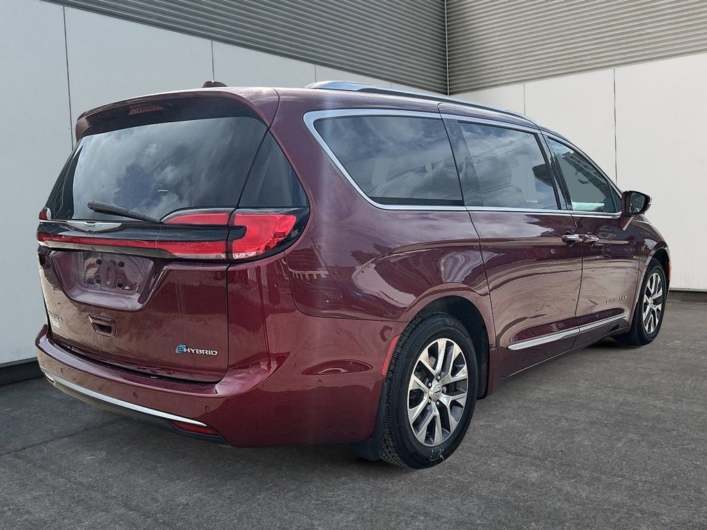 2021 Chrysler Pacifica Hybrid in Antigonish, Nova Scotia - 5 - w1024h768px