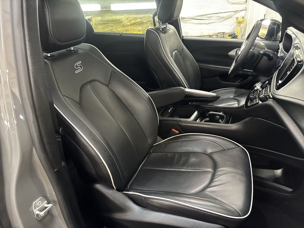 2025 Chrysler Pacifica Limited | Leather | Roof | Nav | Cam | USB in Saint John, New Brunswick - 42 - w1024h768px