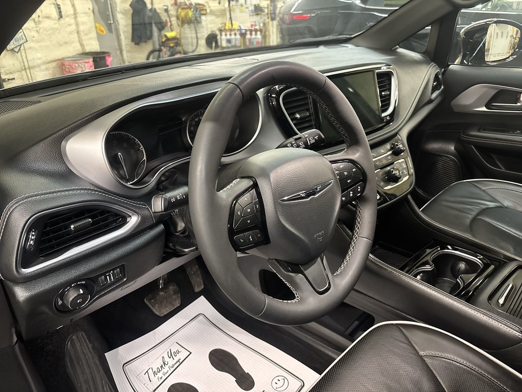2025 Chrysler Pacifica Limited | Leather | Roof | Nav | Cam | USB in Saint John, New Brunswick - 16 - w1024h768px