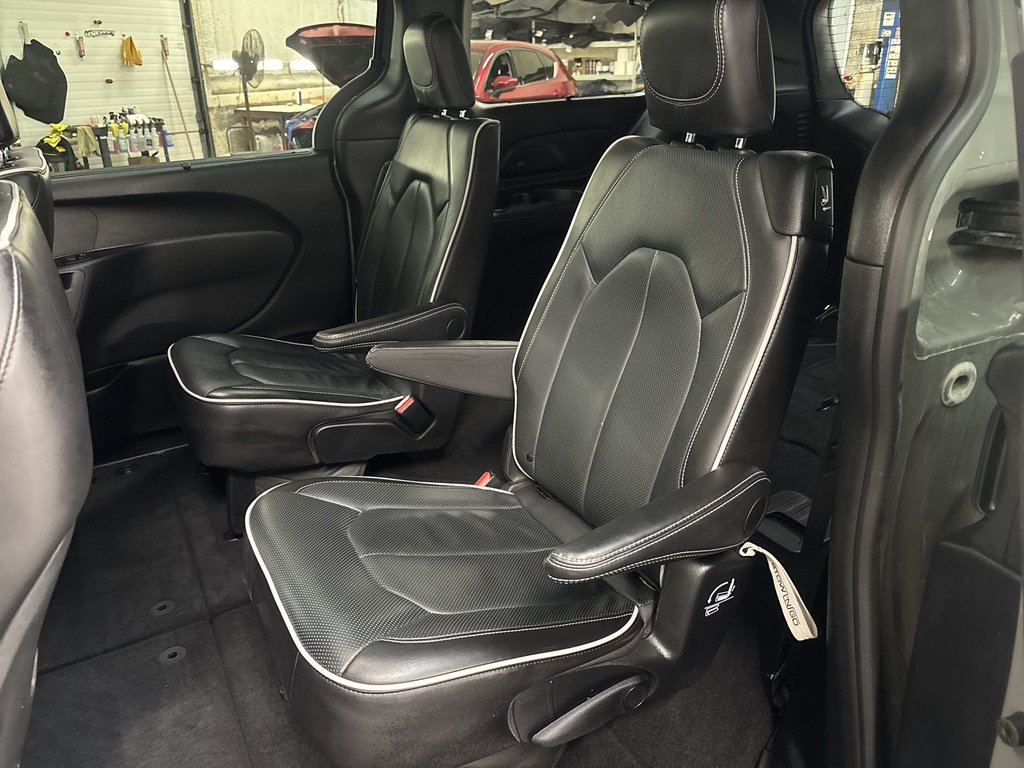 2025 Chrysler Pacifica Limited | Leather | Roof | Nav | Cam | USB in Saint John, New Brunswick - 32 - w1024h768px