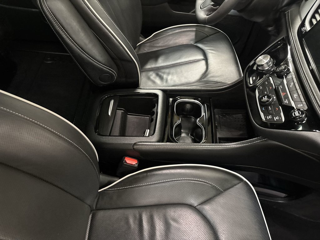 2025 Chrysler Pacifica Limited | Leather | Roof | Nav | Cam | USB in Saint John, New Brunswick - 51 - w1024h768px