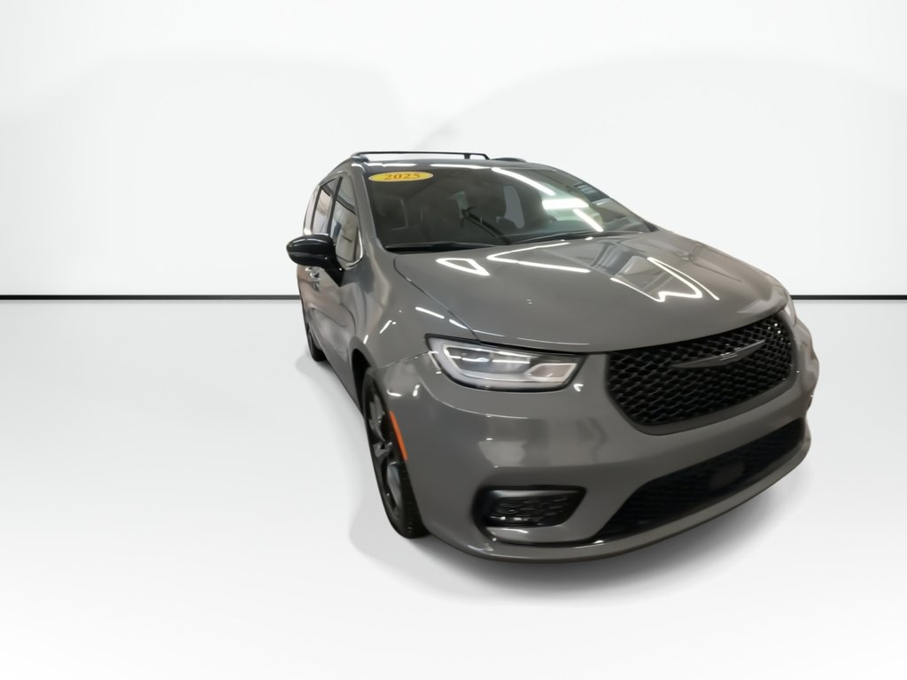 2025 Chrysler Pacifica Limited | Leather | Roof | Nav | Cam | USB in Saint John, New Brunswick - 2 - w1024h768px