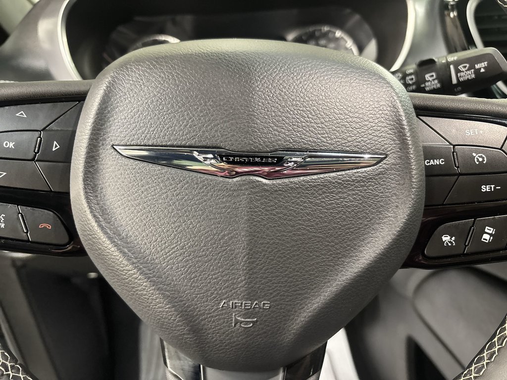2025 Chrysler Pacifica Limited | Leather | Roof | Nav | Cam | USB in Saint John, New Brunswick - 18 - w1024h768px