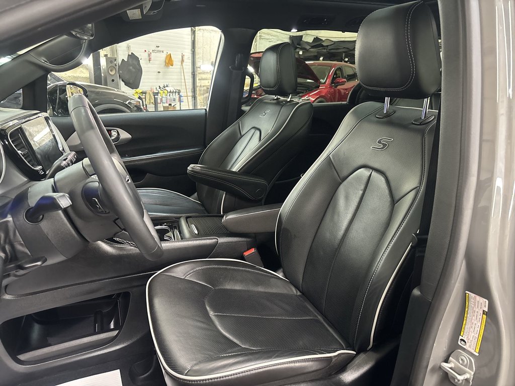 2025 Chrysler Pacifica Limited | Leather | Roof | Nav | Cam | USB in Saint John, New Brunswick - 11 - w1024h768px