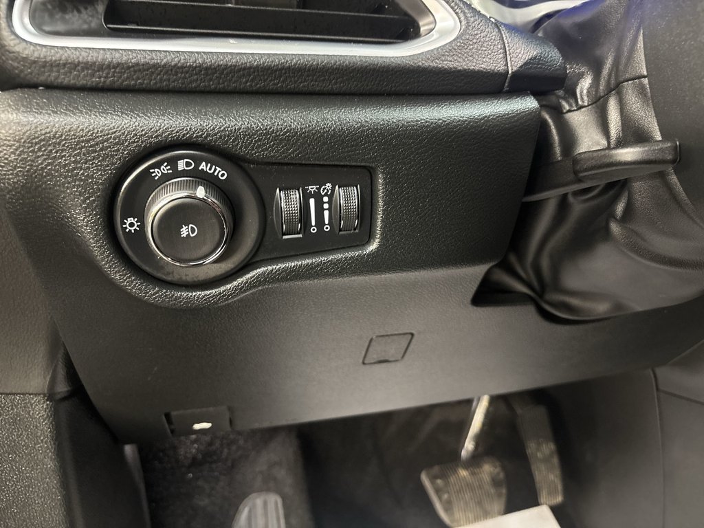 2025 Chrysler Pacifica Limited | Leather | Roof | Nav | Cam | USB in Saint John, New Brunswick - 31 - w1024h768px