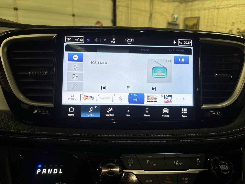 2025 Chrysler Pacifica Limited | Leather | Roof | Nav | Cam | USB in Saint John, New Brunswick - 25 - w1024h768px