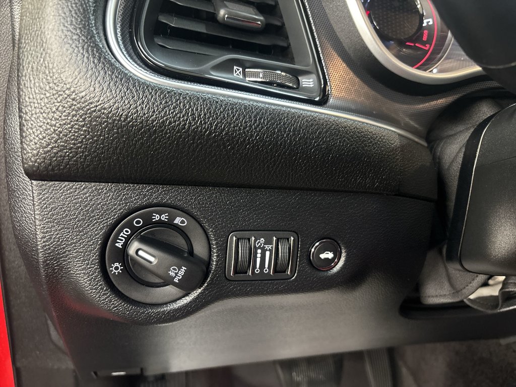 2018 Dodge Challenger in Antigonish, Nova Scotia - 50 - w1024h768px