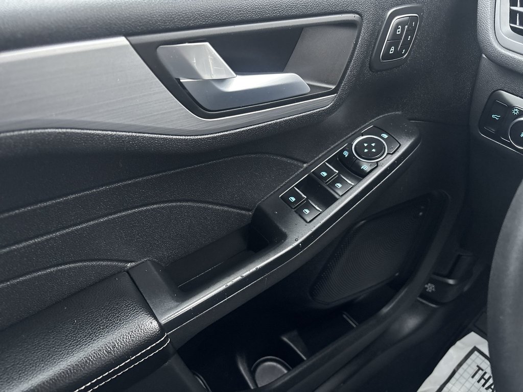 2023 Ford Escape Platinum | Leather | Cam | USB | HtdWheel in Saint John, New Brunswick - 15 - w1024h768px