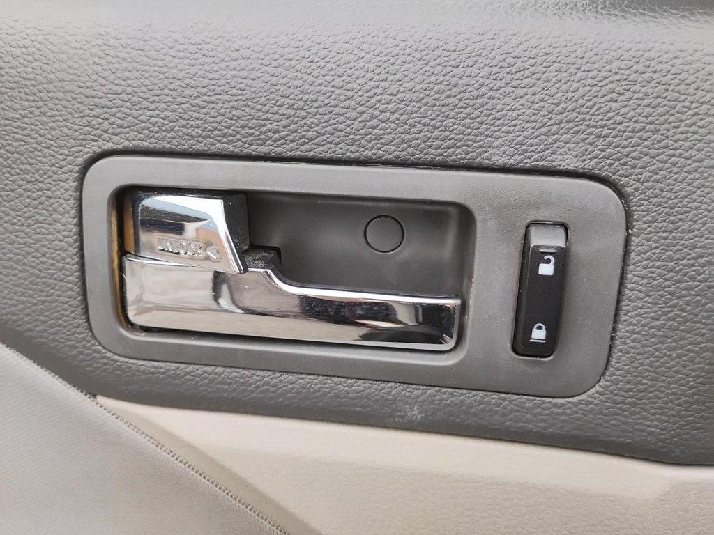 2012 Ford Fusion in Antigonish, Nova Scotia - 26 - w1024h768px