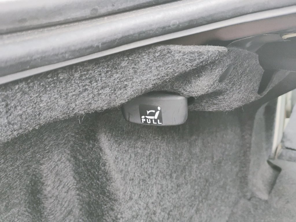 2012 Ford Fusion in Antigonish, Nova Scotia - 63 - w1024h768px