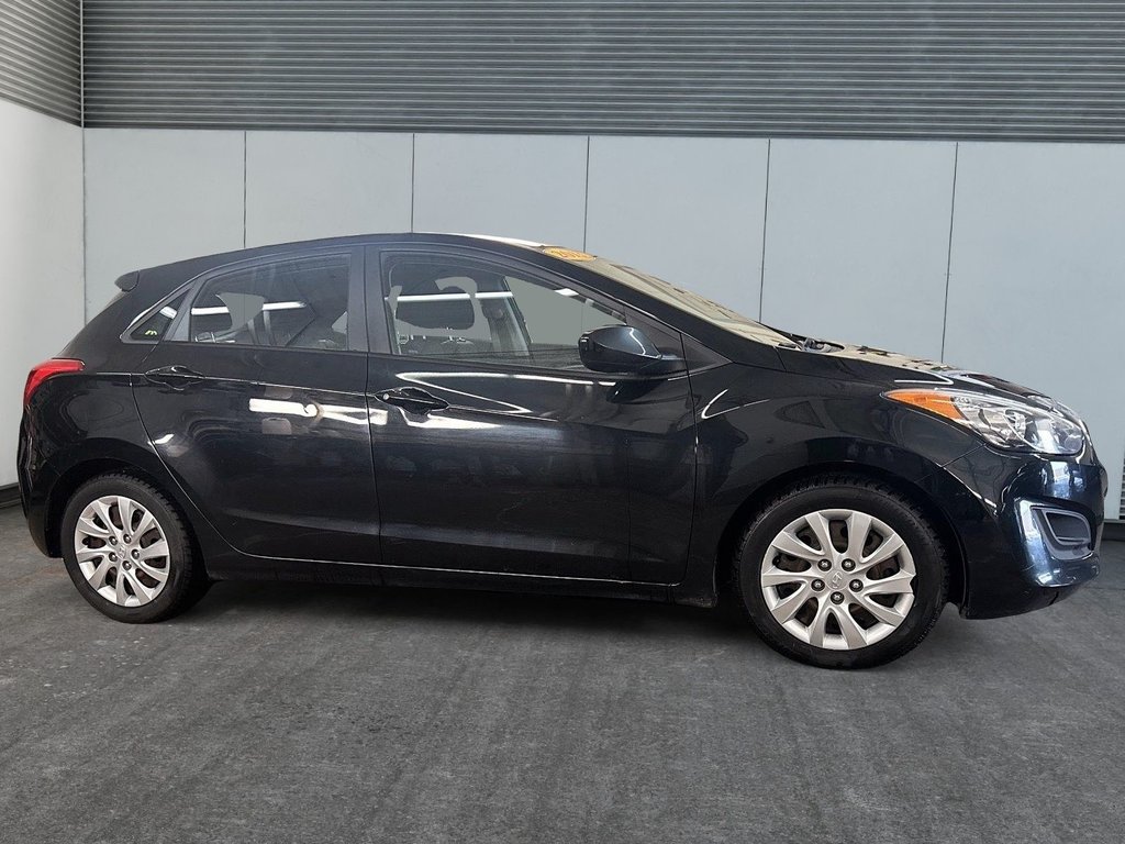 2013 Hyundai Elantra GT in Antigonish, Nova Scotia - 9 - w1024h768px