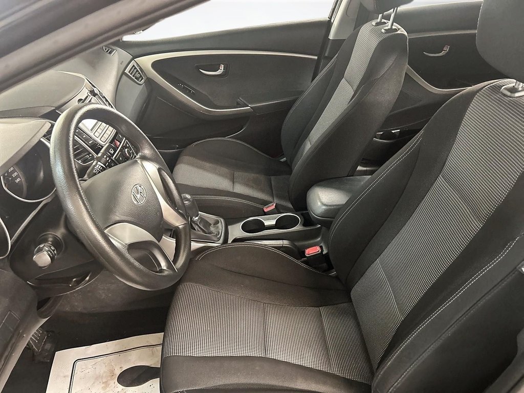 2013 Hyundai Elantra GT in Antigonish, Nova Scotia - 30 - w1024h768px