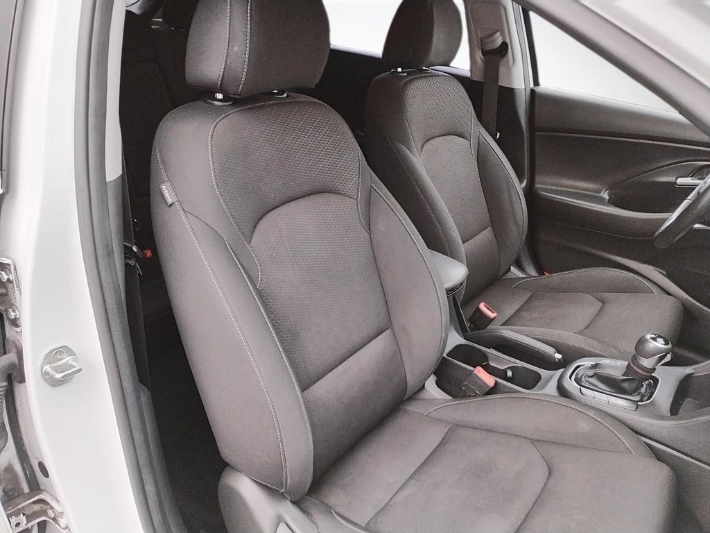 2020 Hyundai Elantra GT in Antigonish, Nova Scotia - 13 - w1024h768px