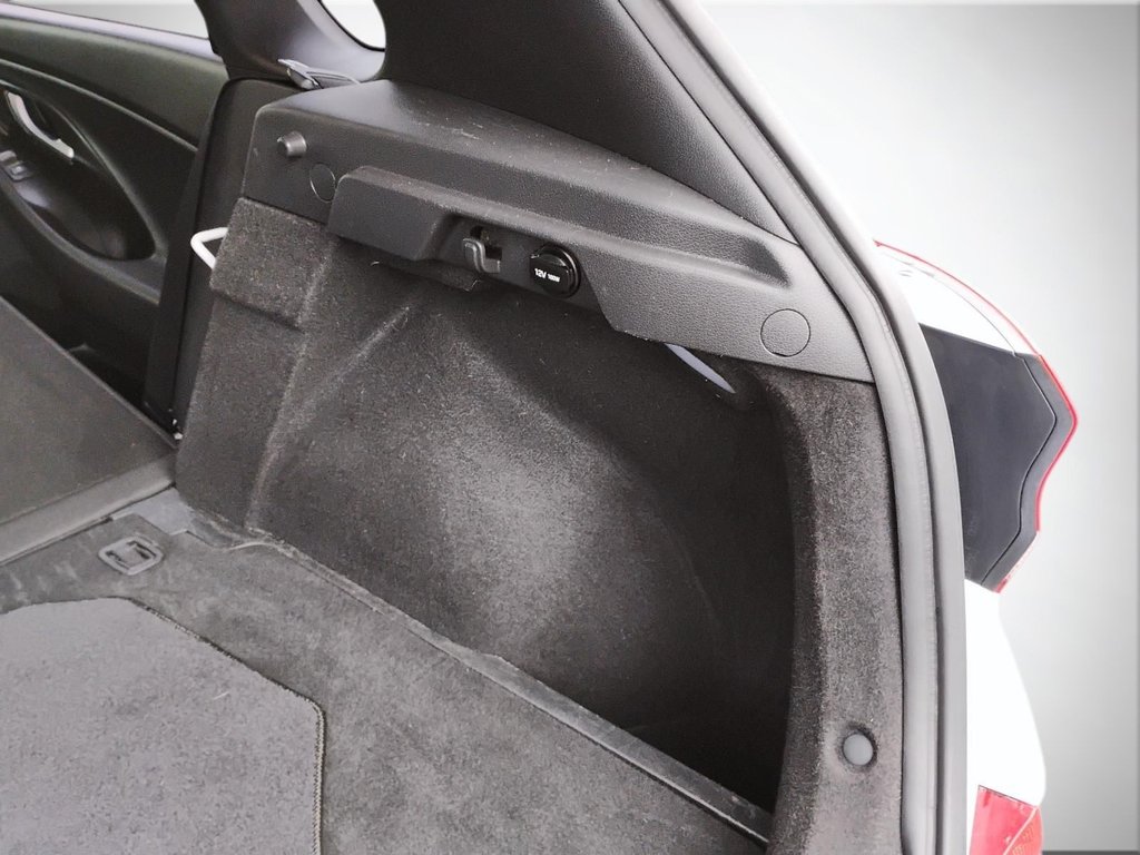 2020 Hyundai Elantra GT in Antigonish, Nova Scotia - 50 - w1024h768px