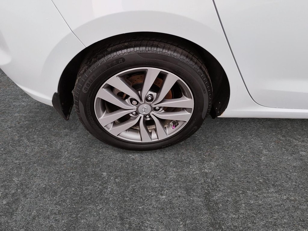 2020 Hyundai Elantra GT in Antigonish, Nova Scotia - 9 - w1024h768px