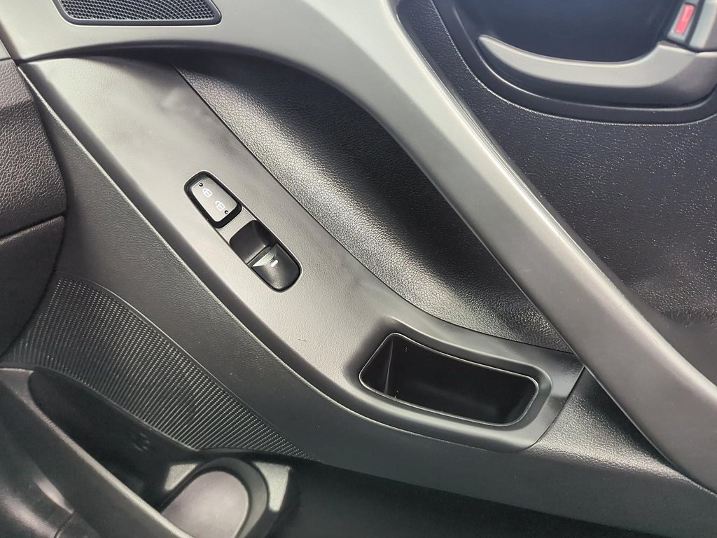 2016 Hyundai Elantra Sport Appearance | Cam | USB | HtdSeats |Bluetooth in Saint John, New Brunswick - 25 - w1024h768px