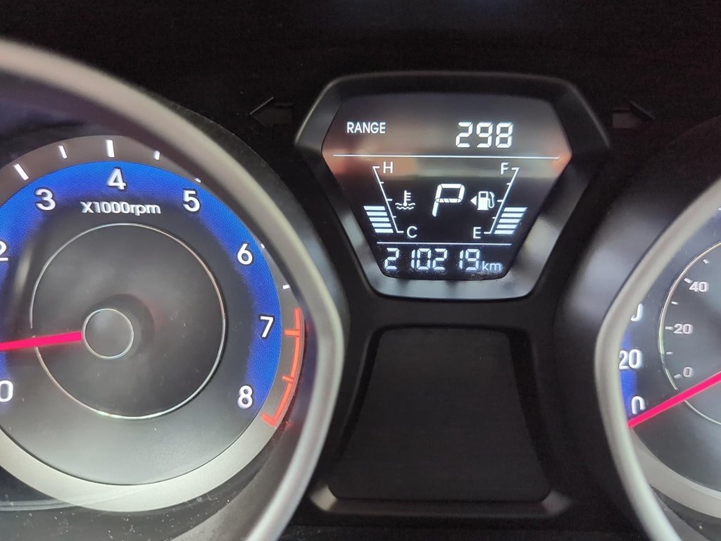 2016 Hyundai Elantra Sport Appearance | Cam | USB | HtdSeats |Bluetooth in Saint John, New Brunswick - 14 - w1024h768px