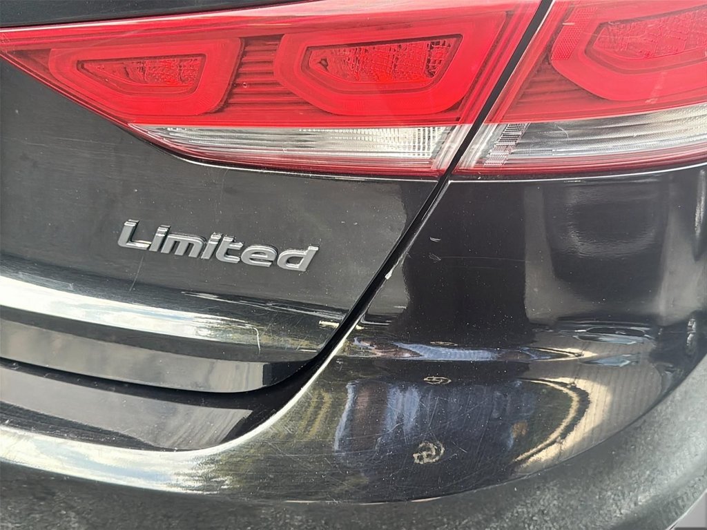 2018 Hyundai Elantra Limited | Leather | Cam | USB | HtdSeats in Saint John, New Brunswick - 43 - w1024h768px