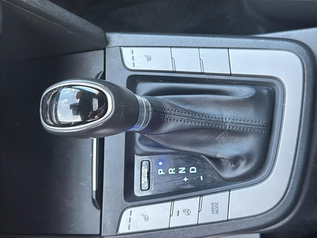 2018 Hyundai Elantra Limited | Leather | Cam | USB | HtdSeats in Saint John, New Brunswick - 17 - w1024h768px