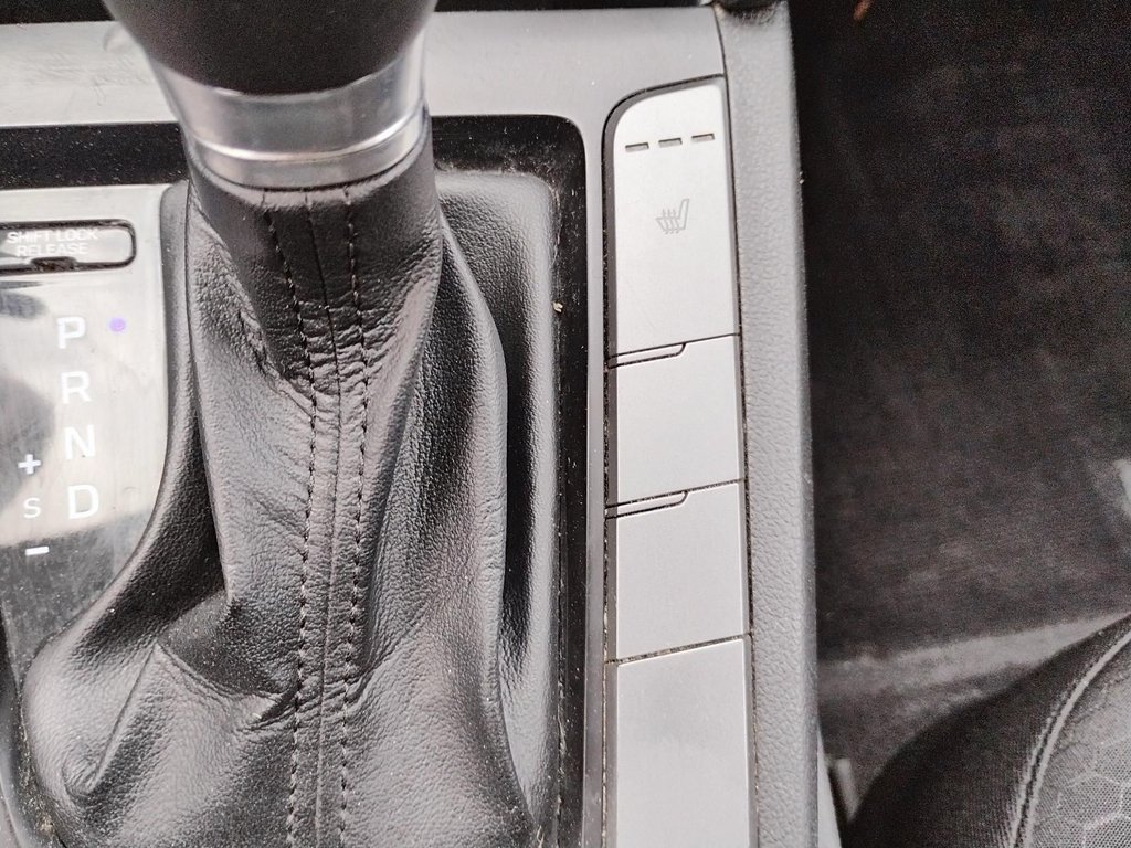 2020 Hyundai Elantra in Antigonish, Nova Scotia - 38 - w1024h768px