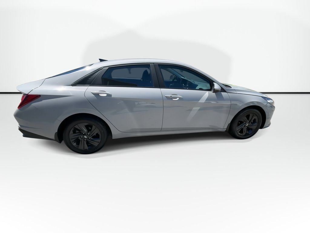 2023 Hyundai Elantra Preferred | Cam | USB | HtdSeats | Bluetooth | XM in Saint John, New Brunswick - 9 - w1024h768px