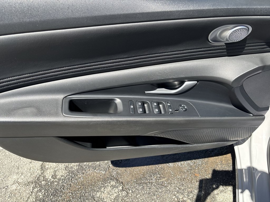 2023 Hyundai Elantra Preferred | Cam | USB | HtdSeats | Bluetooth | XM in Saint John, New Brunswick - 15 - w1024h768px