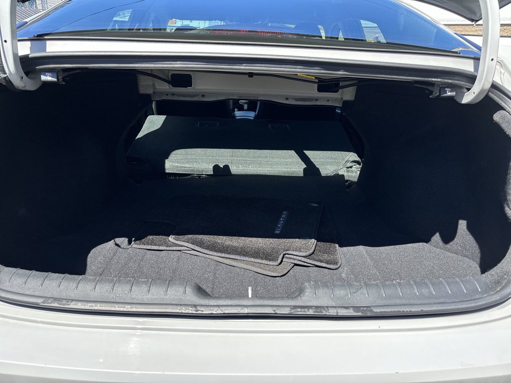 2023 Hyundai Elantra Preferred | Cam | USB | HtdSeats | Bluetooth | XM in Saint John, New Brunswick - 37 - w1024h768px