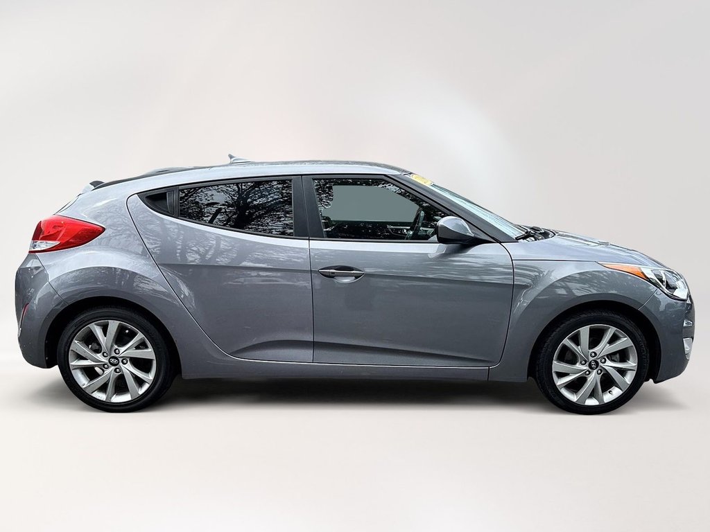 2016 Hyundai Veloster SE | Cam | USB | HtdSeats | Bluetooth | Keyless in Saint John, New Brunswick - 4 - w1024h768px