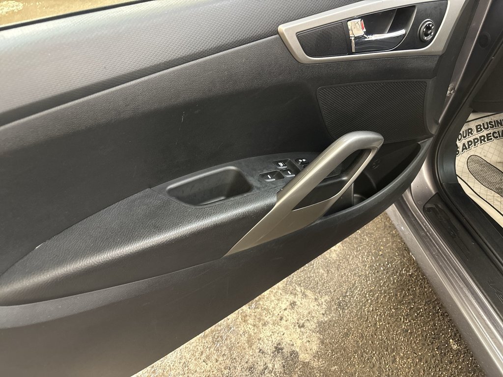 Hyundai Veloster SE | Cam | USB | HtdSeats | Bluetooth | Keyless 2016 à Saint John, Nouveau-Brunswick - 15 - w1024h768px