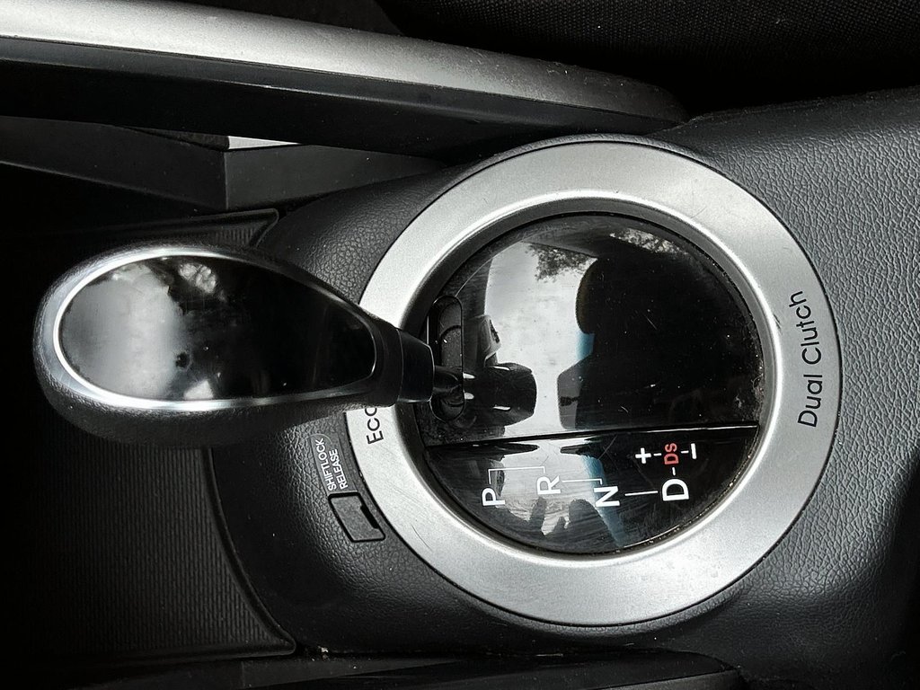 2016 Hyundai Veloster SE | Cam | USB | HtdSeats | Bluetooth | Keyless in Saint John, New Brunswick - 40 - w1024h768px