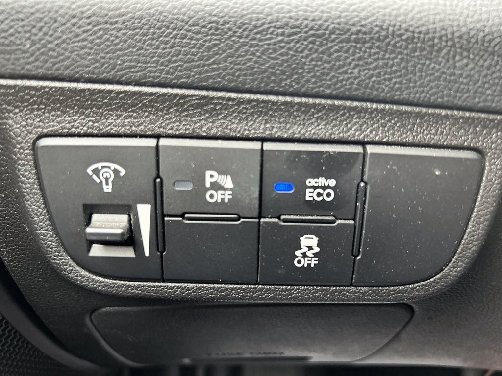2016 Hyundai Veloster SE | Cam | USB | HtdSeats | Bluetooth | Keyless in Saint John, New Brunswick - 26 - w1024h768px