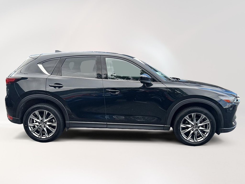 2020  CX-5 Signature | Leather | SunRoof | Warranty to 2027 in Saint John, New Brunswick - 4 - w1024h768px