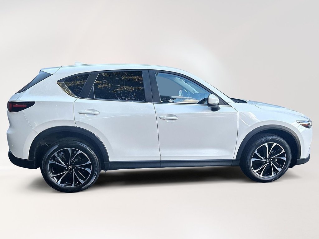 2022  CX-5 GS | Cam | USB | HtdSeats | Warranty to 2027 in Saint John, New Brunswick - 2 - w1024h768px