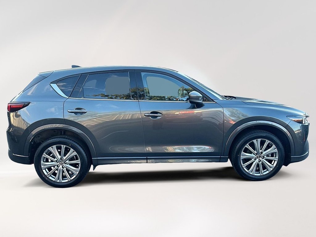 2022  CX-5 Signature | Leather | SunRoof | Warranty to 2029 in Saint John, New Brunswick - 4 - w1024h768px