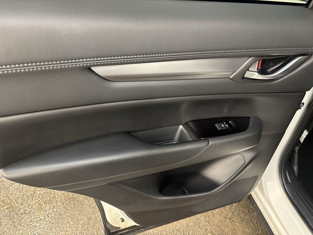 2025 Mazda CX-5 GS | Leather | Roof | Cam | USB | HtdSeats in Saint John, New Brunswick - 35 - w1024h768px