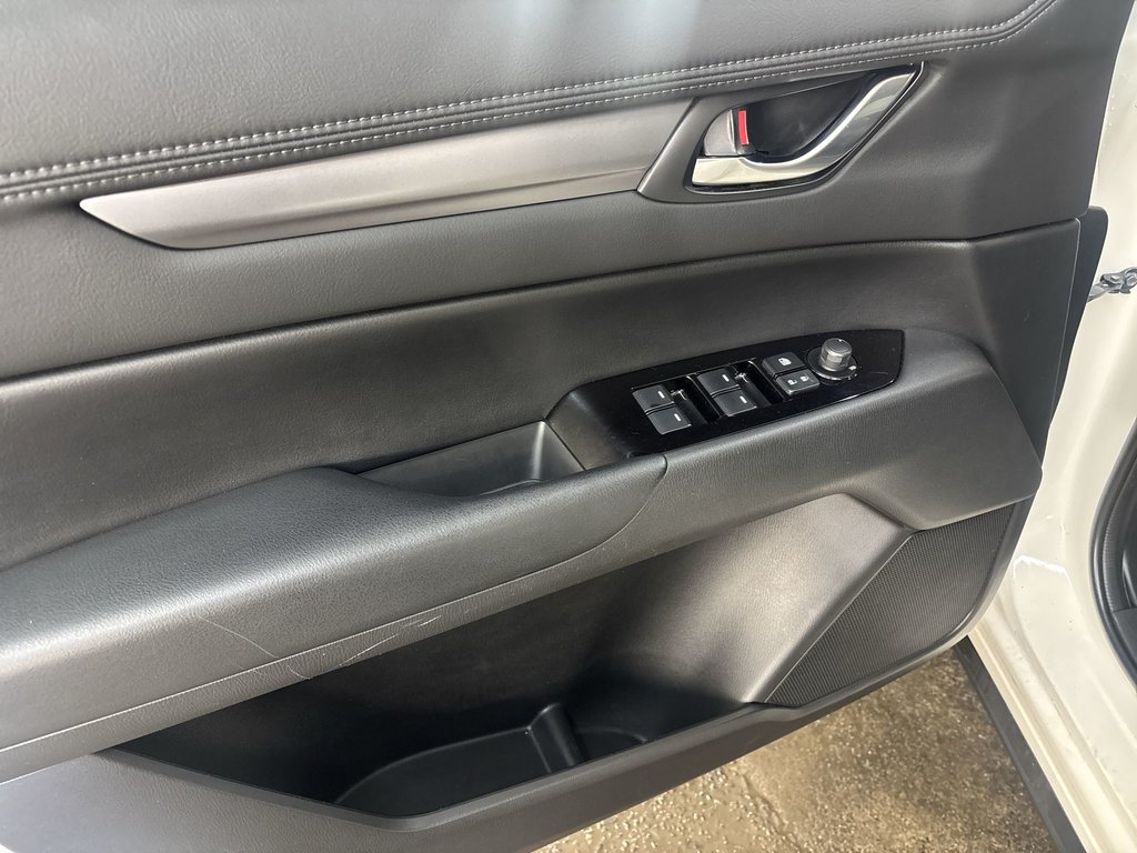 2025 Mazda CX-5 GS | Leather | Roof | Cam | USB | HtdSeats in Saint John, New Brunswick - 15 - w1024h768px