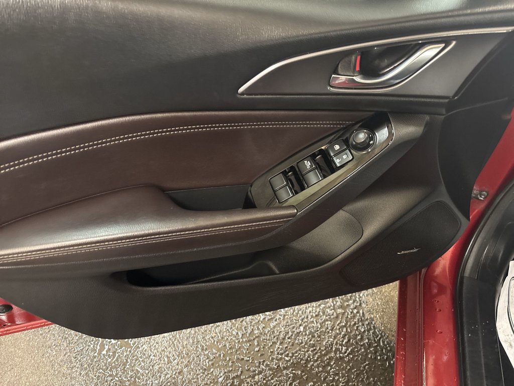 2018 Mazda 3 Sport GT | Leather | Roof | Cam | HtdSeats | Bluetooth in Saint John, New Brunswick - 15 - w1024h768px