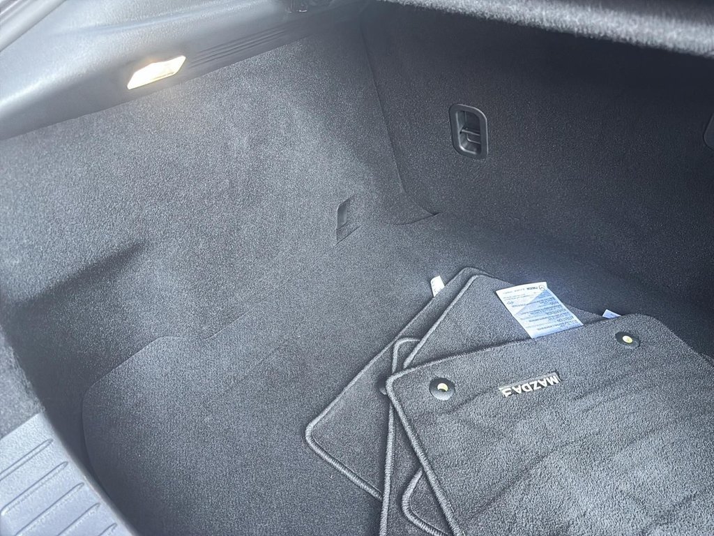 Mazda 3 Sport GS |  Cam | USB | HtdSeats | Bluetooth | Keyless | 2023 à Saint John, Nouveau-Brunswick - 48 - w1024h768px
