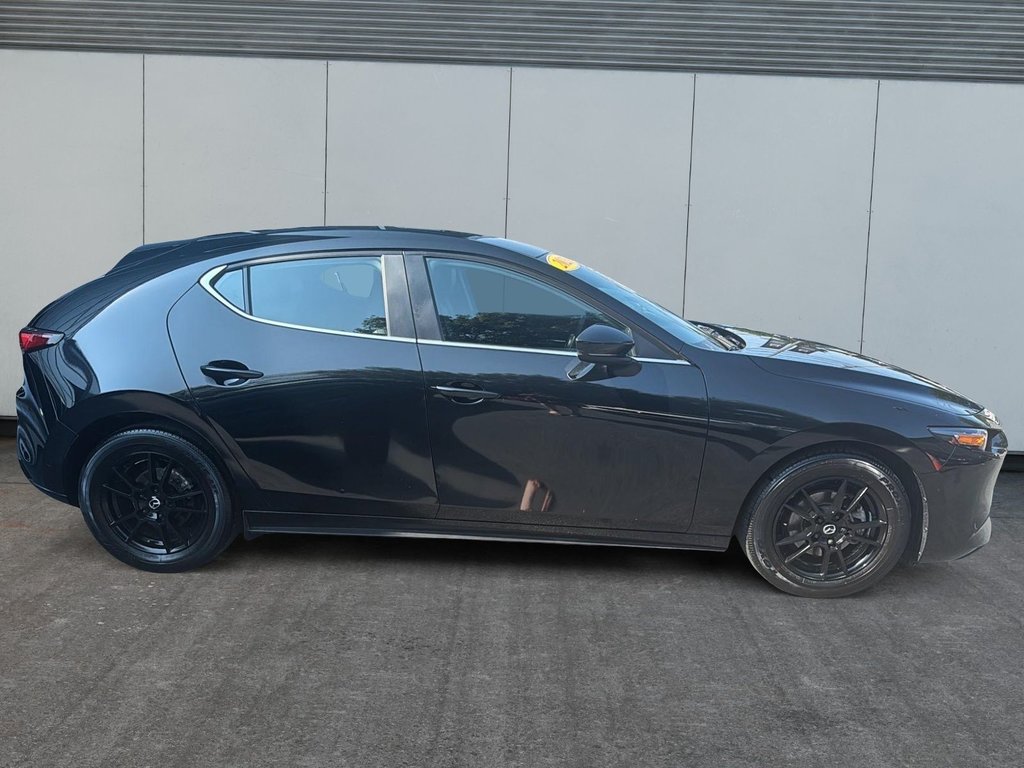 Mazda 3 Sport GS |  Cam | USB | HtdSeats | Bluetooth | Keyless | 2023 à Saint John, Nouveau-Brunswick - 6 - w1024h768px