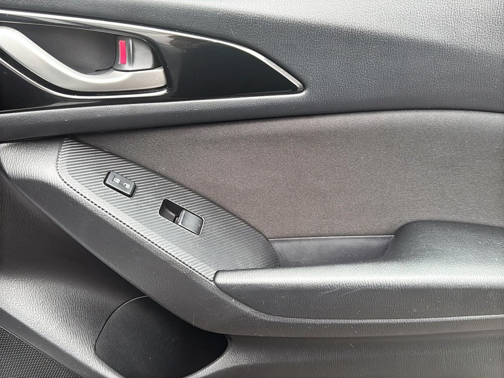 2015 Mazda 3 in Antigonish, Nova Scotia - 14 - w1024h768px