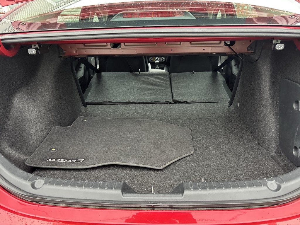 2015 Mazda 3 GS | Cam | HtdSeats | Bluetooth | Keyless | Cruise in Saint John, New Brunswick - 37 - w1024h768px