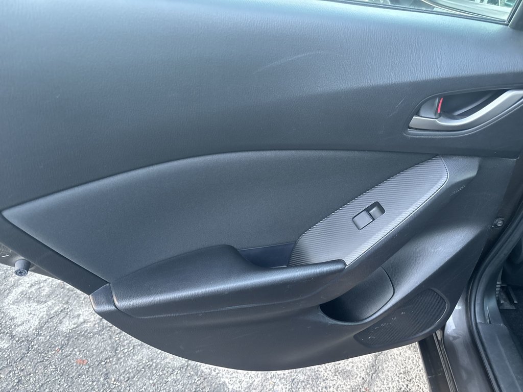 Mazda 3 GX | Cam | USB | HtdSeats | Bluetooth | Keyless 2016 à Saint John, Nouveau-Brunswick - 35 - w1024h768px
