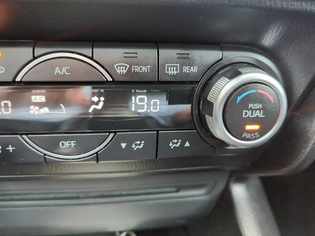 2017 Mazda 3 in Antigonish, Nova Scotia - 27 - w1024h768px