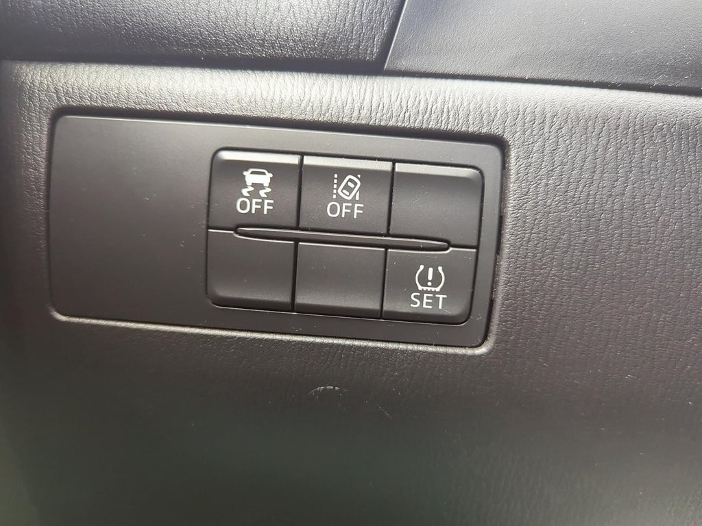 2017 Mazda 3 in Antigonish, Nova Scotia - 41 - w1024h768px
