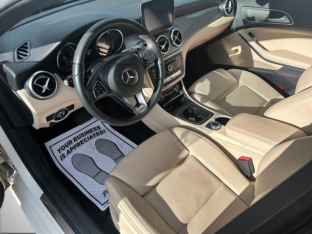 CLA 250 | Leather | SunRoof | Cam | USB | XM 2017 à Saint John, Nouveau-Brunswick - 24 - w1024h768px