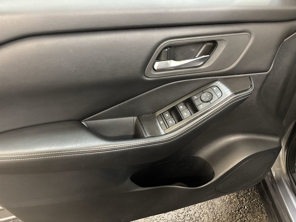 Nissan Rogue SV Moonroof | Nav | Cam | USB | HtdSeats 2024 à Saint John, Nouveau-Brunswick - 15 - w1024h768px