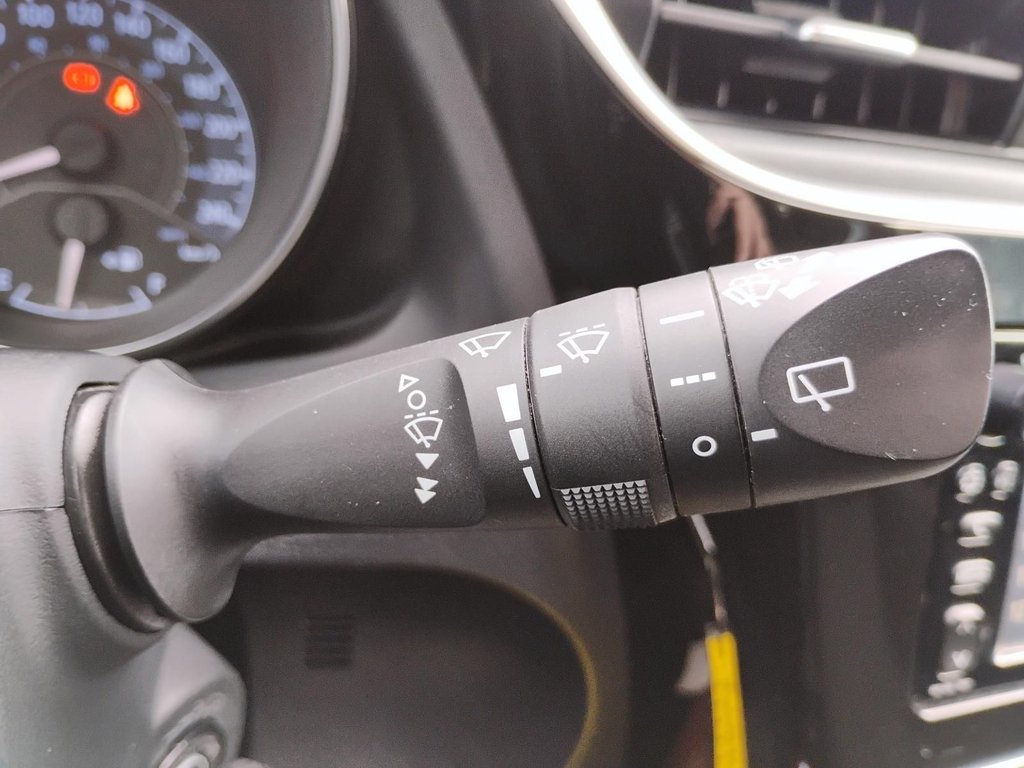 Scion iM BASE | USB| Bluetooth | Keyless | PwrWindows 2016 à Saint John, Nouveau-Brunswick - 32 - w1024h768px